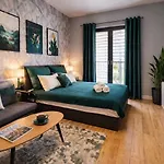 Modern Old Town Apartment Wroclaw